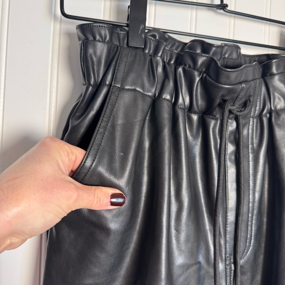 Abercrombie & Fitch Faux Leather Paper Bag Waist Black Joggers Womens Size Small - Picture 4 of 12